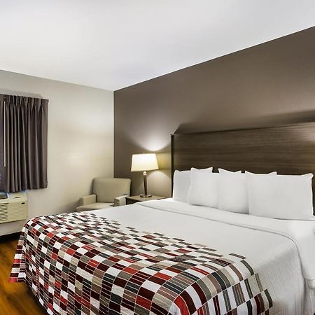 Red Roof Inn Denver Exterior photo