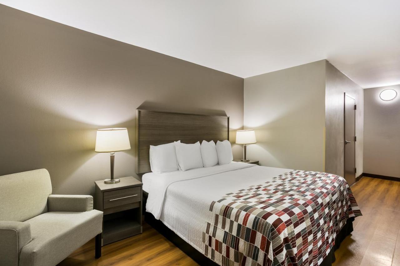 Red Roof Inn Denver Exterior photo