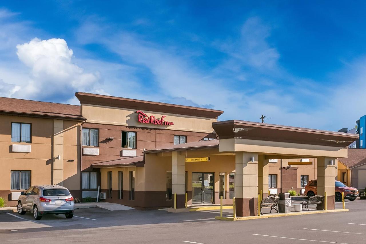 Red Roof Inn Denver Exterior photo